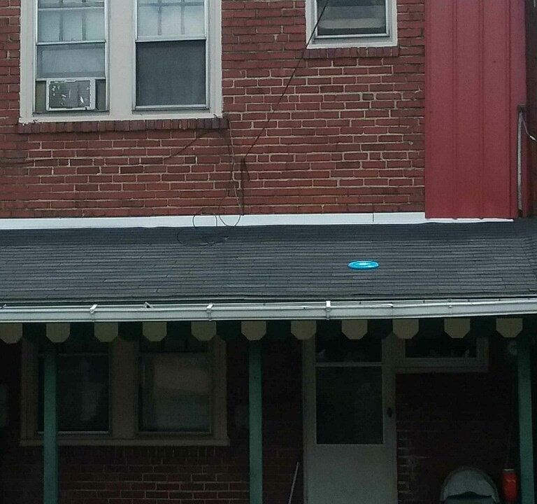 2nd image of 46 Delaware Ave