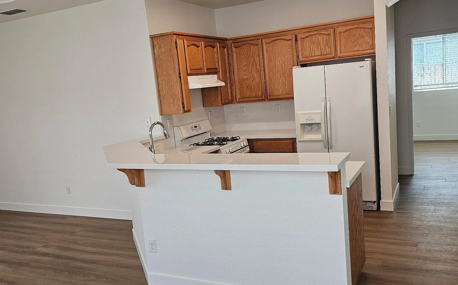 3 bed, 1344 sqft, $3,000 — Photo 4