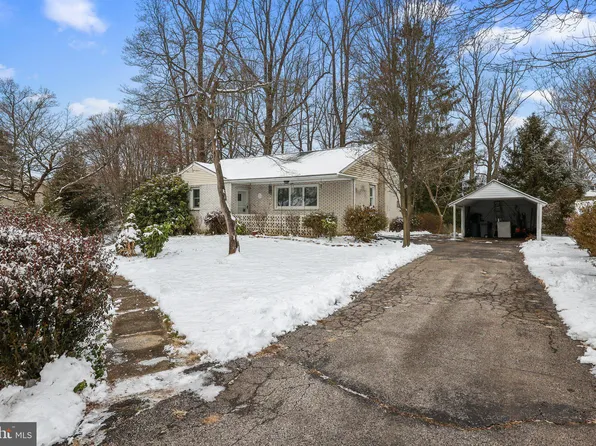 638 Woodward Ave, Penndel, PA 19047