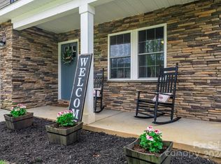 1350 26th Ave NE, Hickory, NC 28602