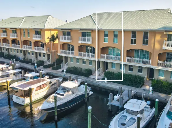 643 Casa Loma Boulevard, Boynton Beach, FL 33435