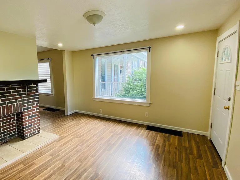7108 Baker St — Photo 11