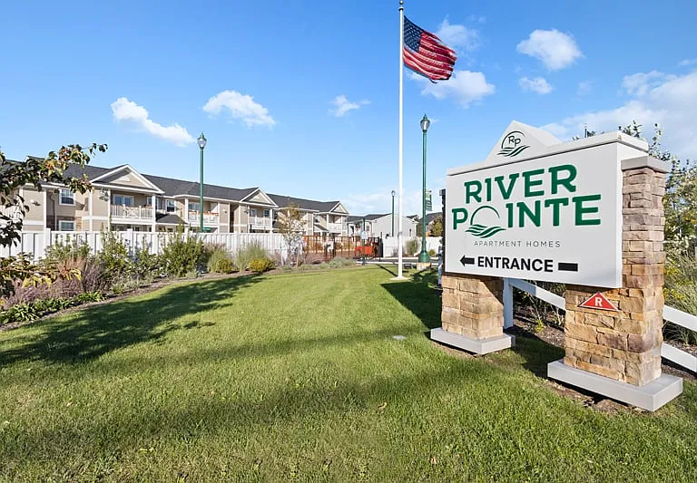 River Pointe — Photo 1