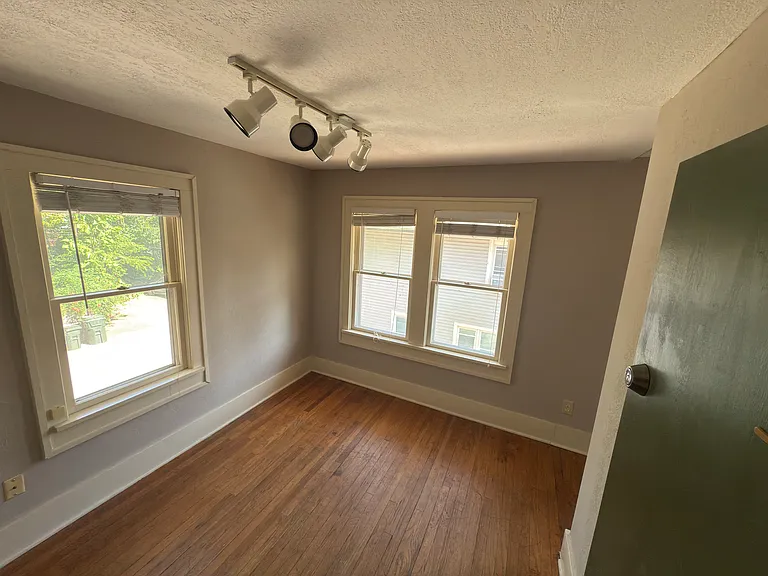 413 Elm Ave #3 — Photo 2