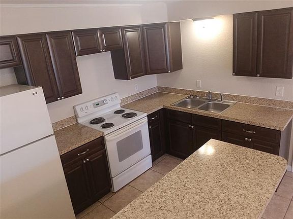 4th image of 403 William Ave