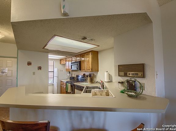 4th image of 472 Seele St APT 7