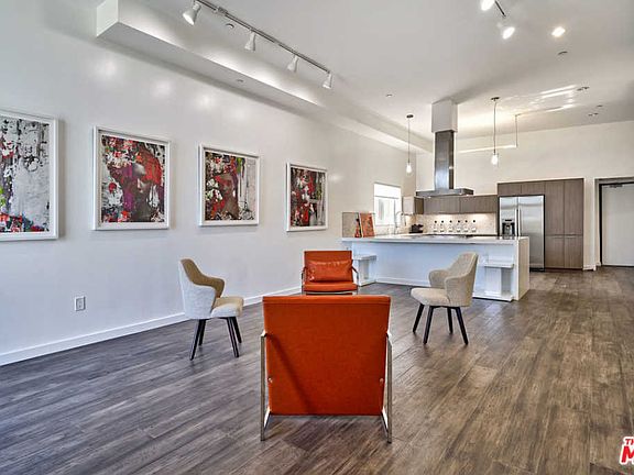 2nd image of 751 N Fairfax Ave Unit 5