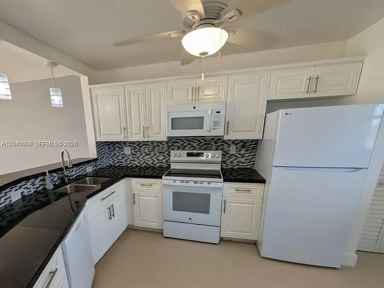 1750 NE 191st St #622-3 — Photo 3