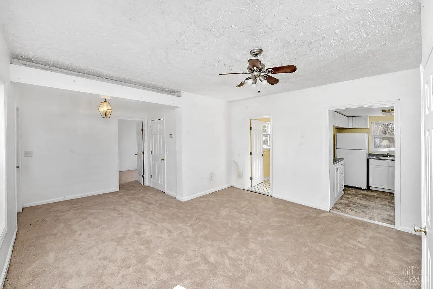 3 bed, 1000 sqft, $2,200 — Photo 4