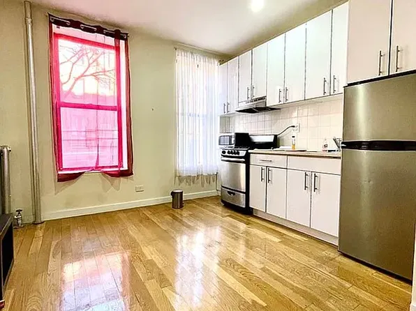140 17th Street image 1 of 5