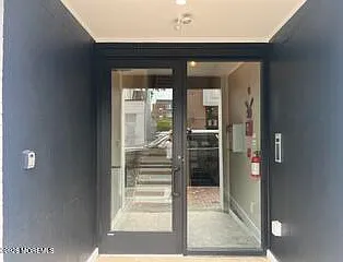 1 bed, 5850 sqft, $3,600 — Photo 2
