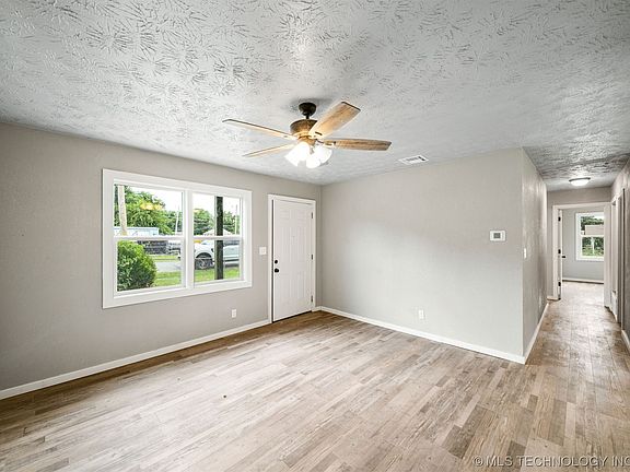 5th image of 301 N Cherokee St