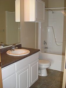 3rd image of 15855 Larimore Plz APT 78