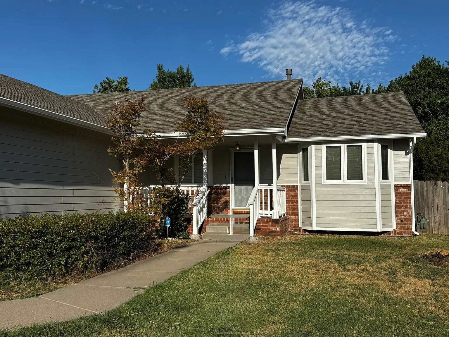 4 bed, 2268 sqft, $2,000 — Photo 2