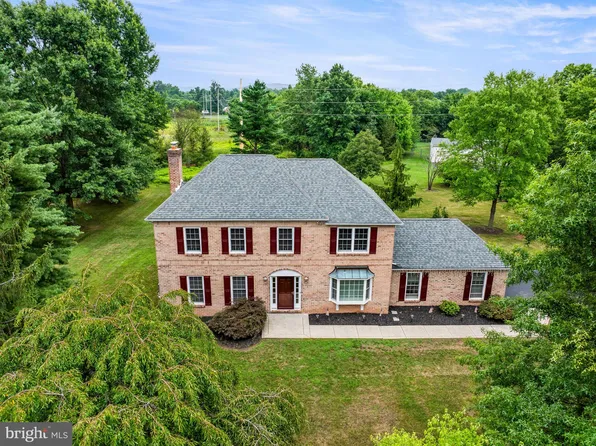 260 Aspen Ln, Gilbertsville, PA 19525