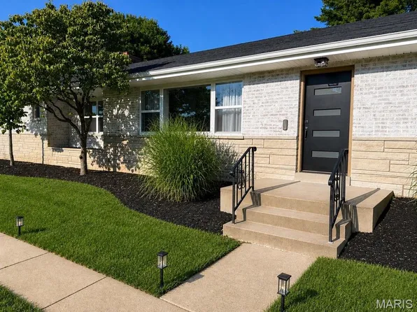 504 Wren Ave, Ballwin, MO 63021