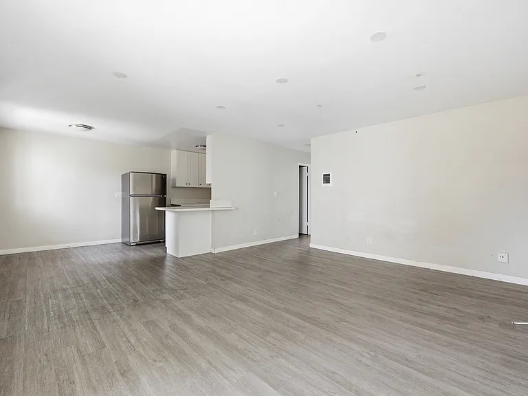 4275 48th St #6 — Photo 8