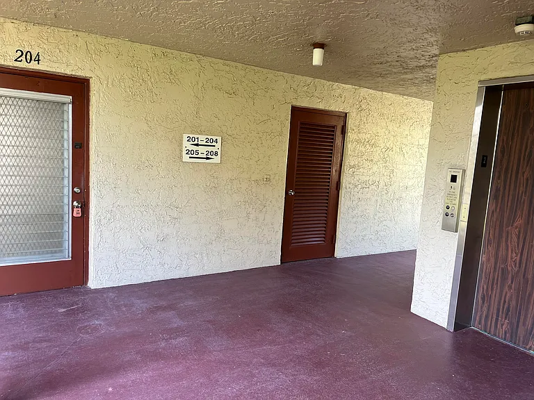 24 Abbey Ln #204 — Photo 7