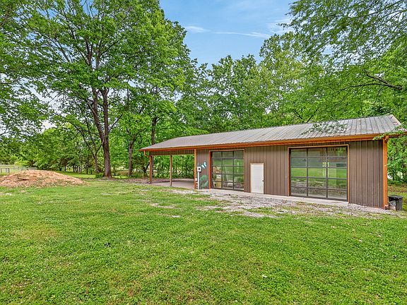 4th image of 1751 Warren Hollow Rd