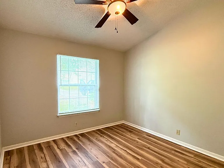 108 Craig Way — Photo 12