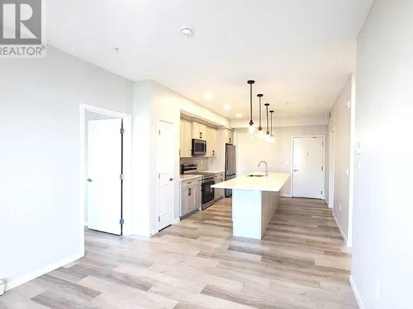 80 S Carrington Plz NW, Calgary, AB T3P 0Y9