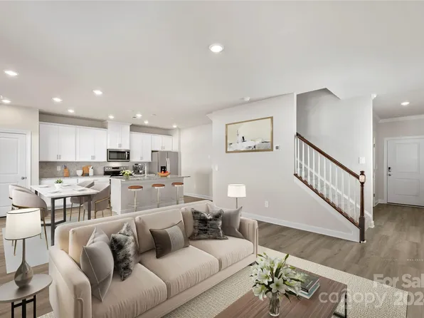 3008 Summit Oaks Rd, Charlotte, NC 28269