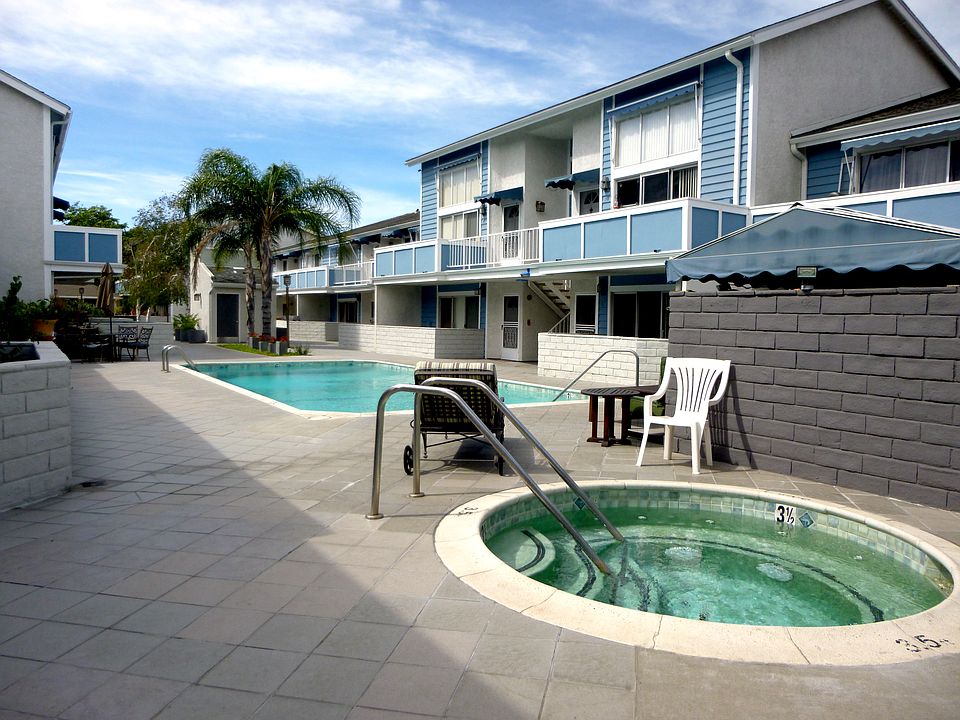 Hot tub and swimming pool
