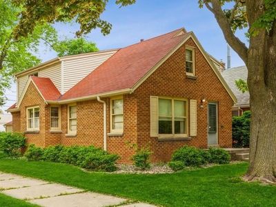 8036 West Keefe Ave, Milwaukee, WI, 53222