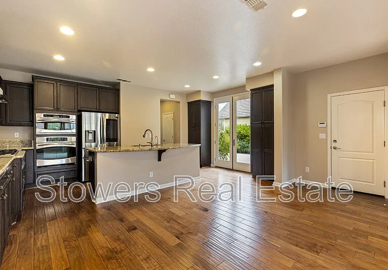 2512 Piccadilly Cir — Photo 16