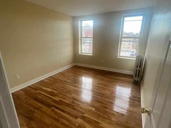 (undisclosed Address), Bronx, NY 10458