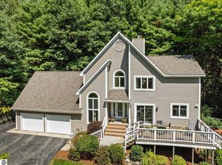 2127 E Timberlane Dr, Traverse City, MI