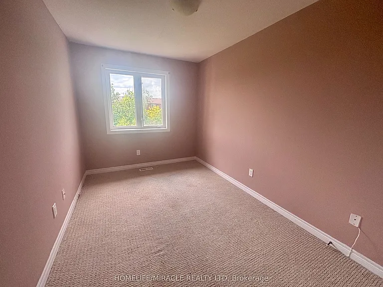 45 Seabreeze Cres #7 — Photo 12