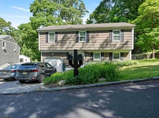 24 Alfred Way, Hopatcong, NJ 07843