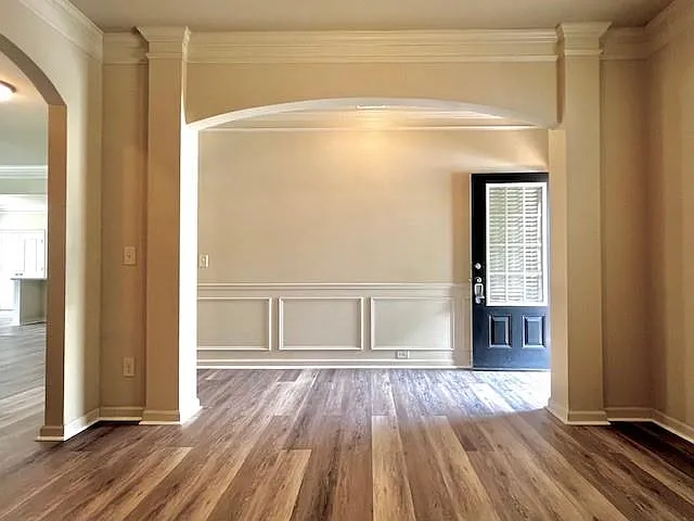 314 Reynoldston Way — Photo 3