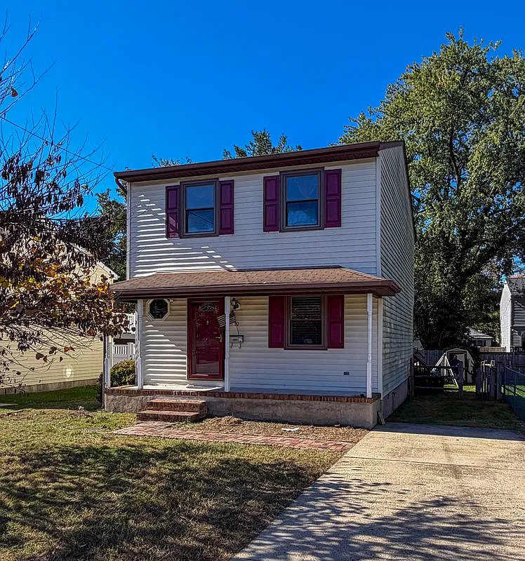 3 bed, 1.5 bath, 1130 sqft, $2,700 — Photo 1