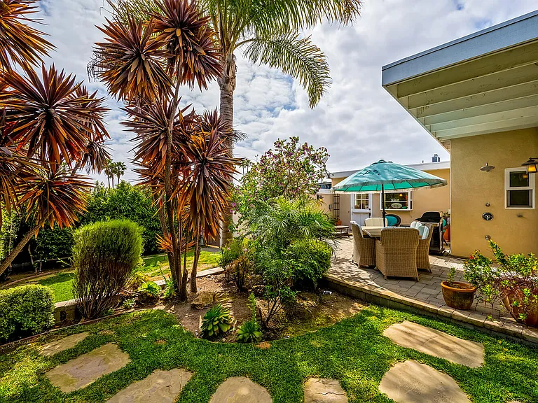 181 W Avenida Cornelio — Photo 40