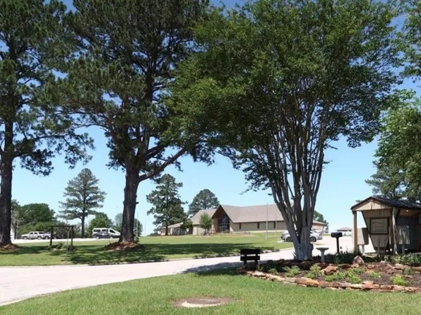 64 Westwood Dr E, Trinity, TX 75862