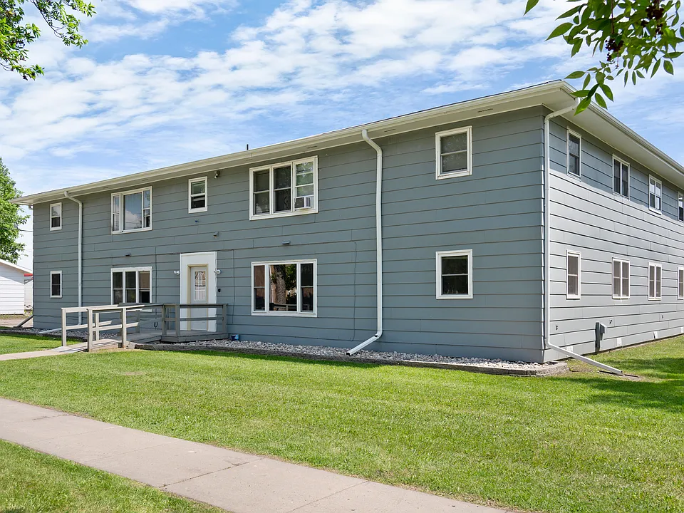 423 Seward Ave #7