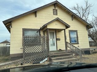 301 N 9th St, Clinton, OK 73601