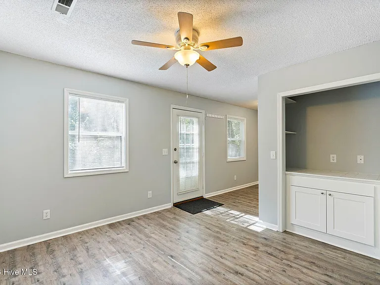 4304 Spirea Dr #B — Photo 4