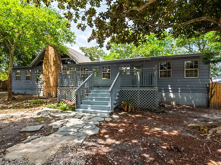 431 Benning Dr — Photo 2