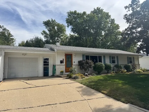 1122 N Prairie View Ln, Pontiac, IL 61764