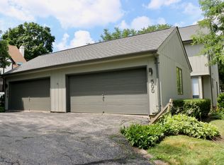 500 S Hough St, Barrington, IL