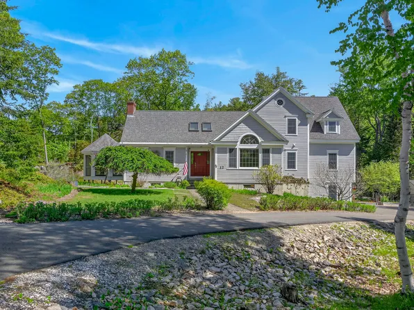 12 Touchstone Drive, Kennebunkport, ME 04046