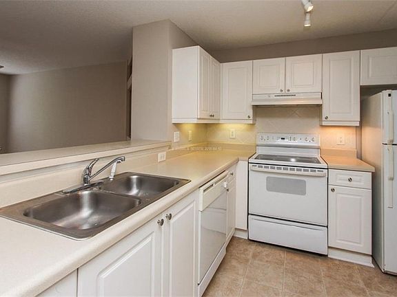 4th image of 80 Helmsman Way #728