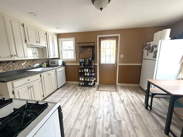 345 Shepard Ave #RIGHT — Photo 6