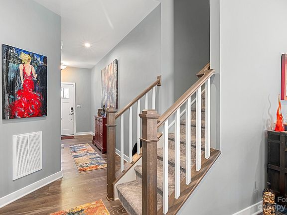 5th image of 145 Beacon Dr Unit A