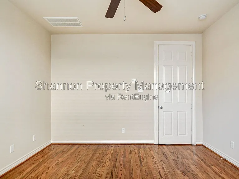 2731 Sherwin St — Photo 11