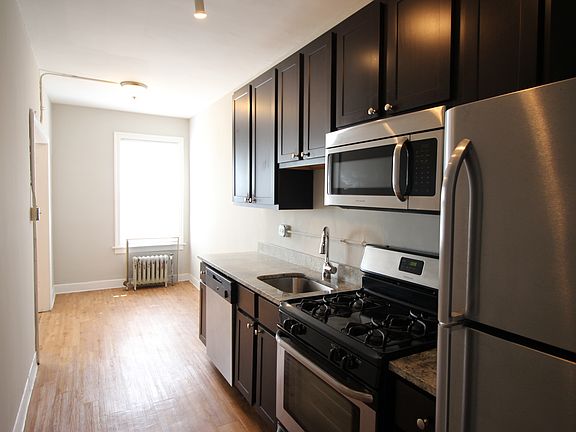 3rd image of 1202 W Granville Ave APT 332