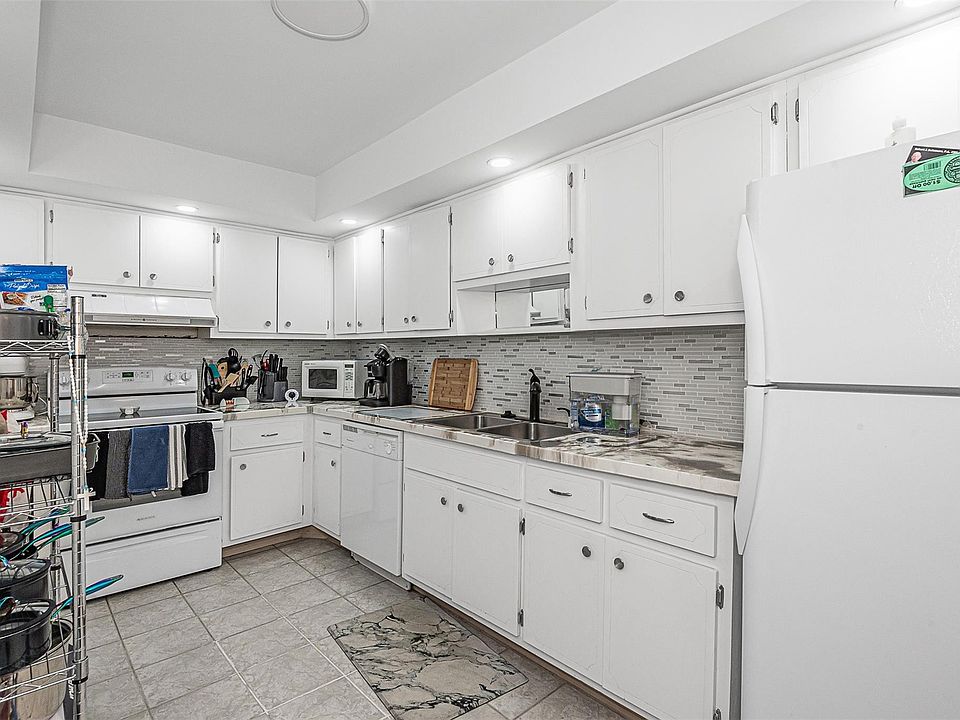 1st image of 405 N Ocean Boulevard #1025